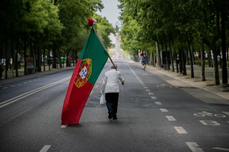 More than 1,000 small earthquakes hit Portuguese volcanic island