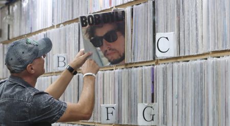 A Complete Unknown, the Bob Dylan movie — how it does feel