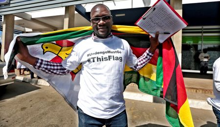 Breaking: Pastor Evan Mawarire detained for questioning on arrival in Harare