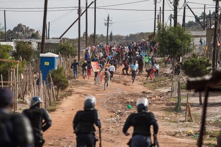 Wage negotiations deadlocked on Grabouw Farm at centre of N2 protests