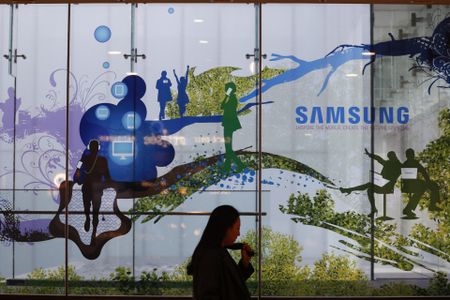 Samsung Launches $1,980 Galaxy Fold Phone That Turns Into Tablet