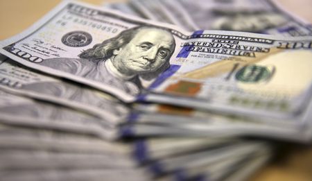 SA investors in deep denial, should invest 80% offshore 