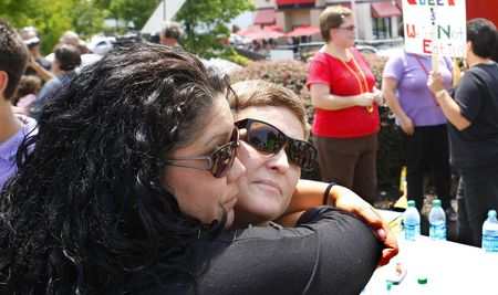 Maryland, Maine approve gay marriage, Washington poised to do so