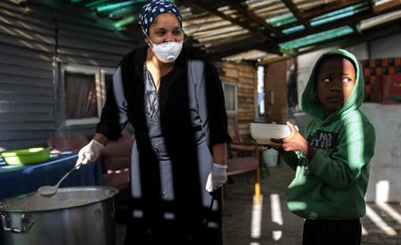 Feeding in a crisis: Social protection and governance during the pandemic