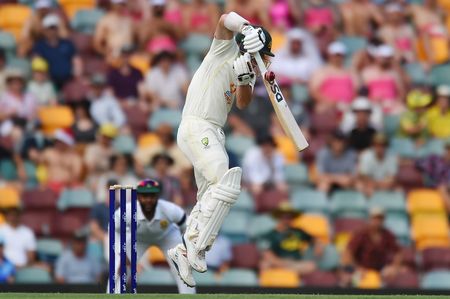 Australia in command at the end of day one, but Proteas bowlers keep game alive