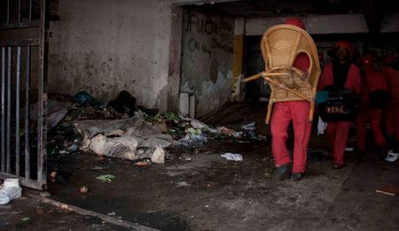 GroundUp: Red Ants turf residents out of Johannesburg building