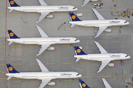 20 April: Europeans struggle to open skies after volcanic blast