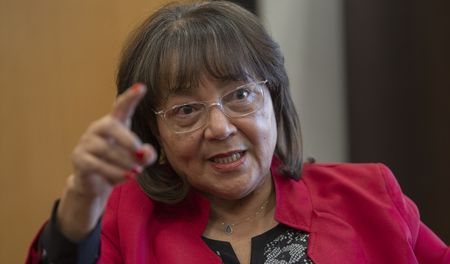 Chaos at De Lille's 'farewell' as councillors resign, citing party racism