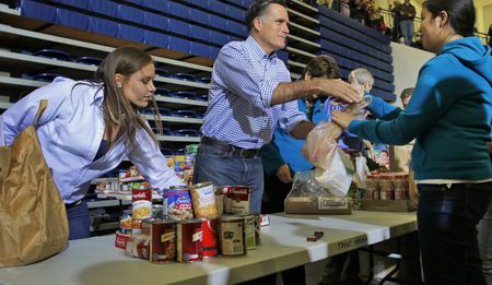 Romney sticks to storm relief script at Ohio event