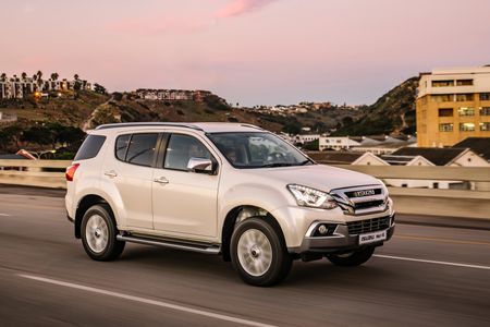 Isuzu mu-X 3.0 4x2 AT6: Comfort cruiser