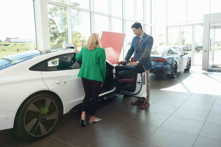 EVs Have a ‘Republican Problem’ With Divide Deepening Ahead of Election
