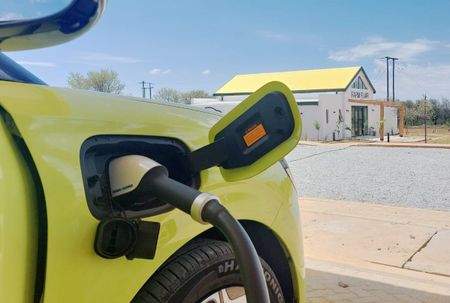Chomp ‘n charge — Company plugs gaps in electric vehicle network with off-grid top-up
