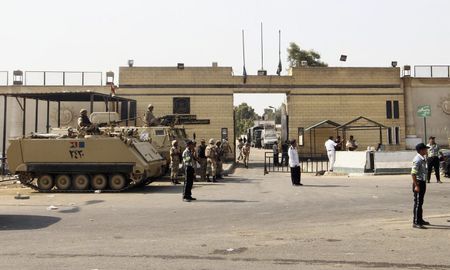 Egyptian court orders Mubarak's release