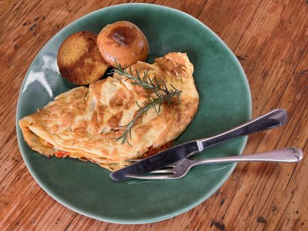 What’s cooking today: Omelette with red and yellow peppers
