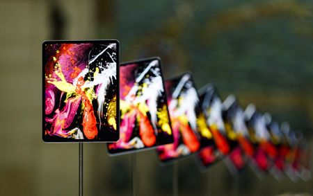Apple Is Said to Mull Moving iPhone Output If Tariffs Hit 25%
