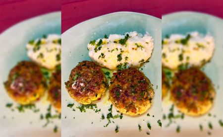 Prawn cakes with caper butter