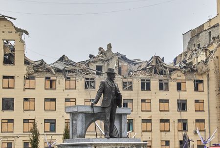 Kyiv’s military shake-up on hold as it braces for Russian offensive; Russia racks up a $25bn budget deficit