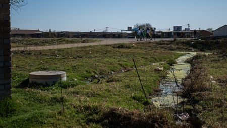 Twelve years on, Vaal Dam communities pooh-pooh municipal plan to fix sewage nightmare