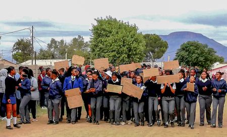Middelburg parents shut down high school with no water, no toilets and no teachers for 250 pupils