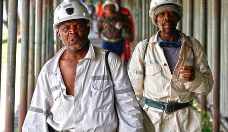 Anglo Platinum strike still looms
