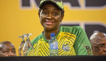 Op-Ed: What does Bathabile Dlamini stand to gain from the Sassa social grants crisis?