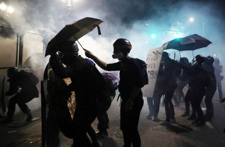 U.S., Oregon agree to phase out federal agents from Portland