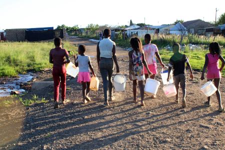 Residents of Waterworks beg for water amid contracting delays in southern Joburg