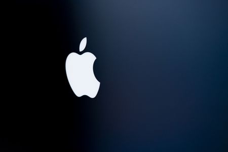 Apple unveils 5G versions of iPad Air and low-end iPhone SE