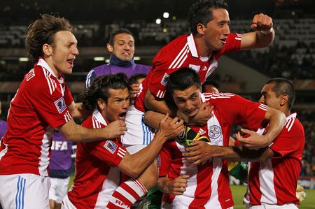Paraguay win their trench war against Japan after penalty lottery