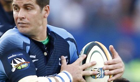 Throwing the Bull(s): Sharks fight hard, but come off second best
