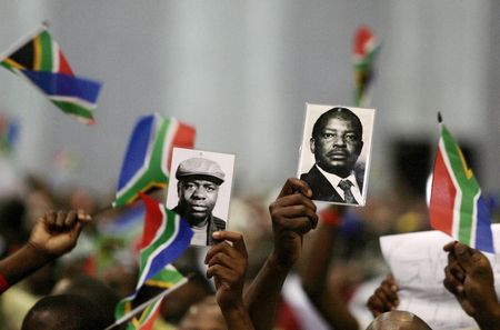 Cope cuts the red wire and the ticking has stopped - for now