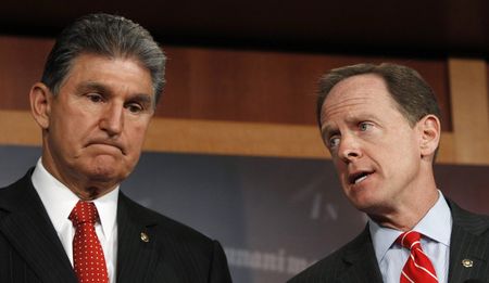 Background checks deal boosts odds for U.S. gun-control bill