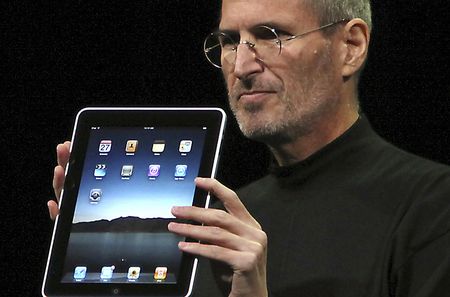A brief look: Apple most valuable company in the world, for an afternoon