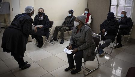 EU reports mild Omicron symptoms; South Africa registers 4,373 new cases