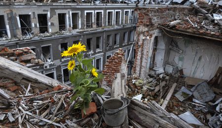 Putin pushes ahead with annexation; EU announces eighth package of sanctions to target Russia