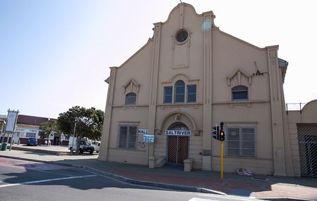 Why did the City of Cape Town delay social housing in Salt River?