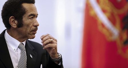 Joburg court rejects Ian Khama’s pleas to be allowed to argue against being arrested pending extradition